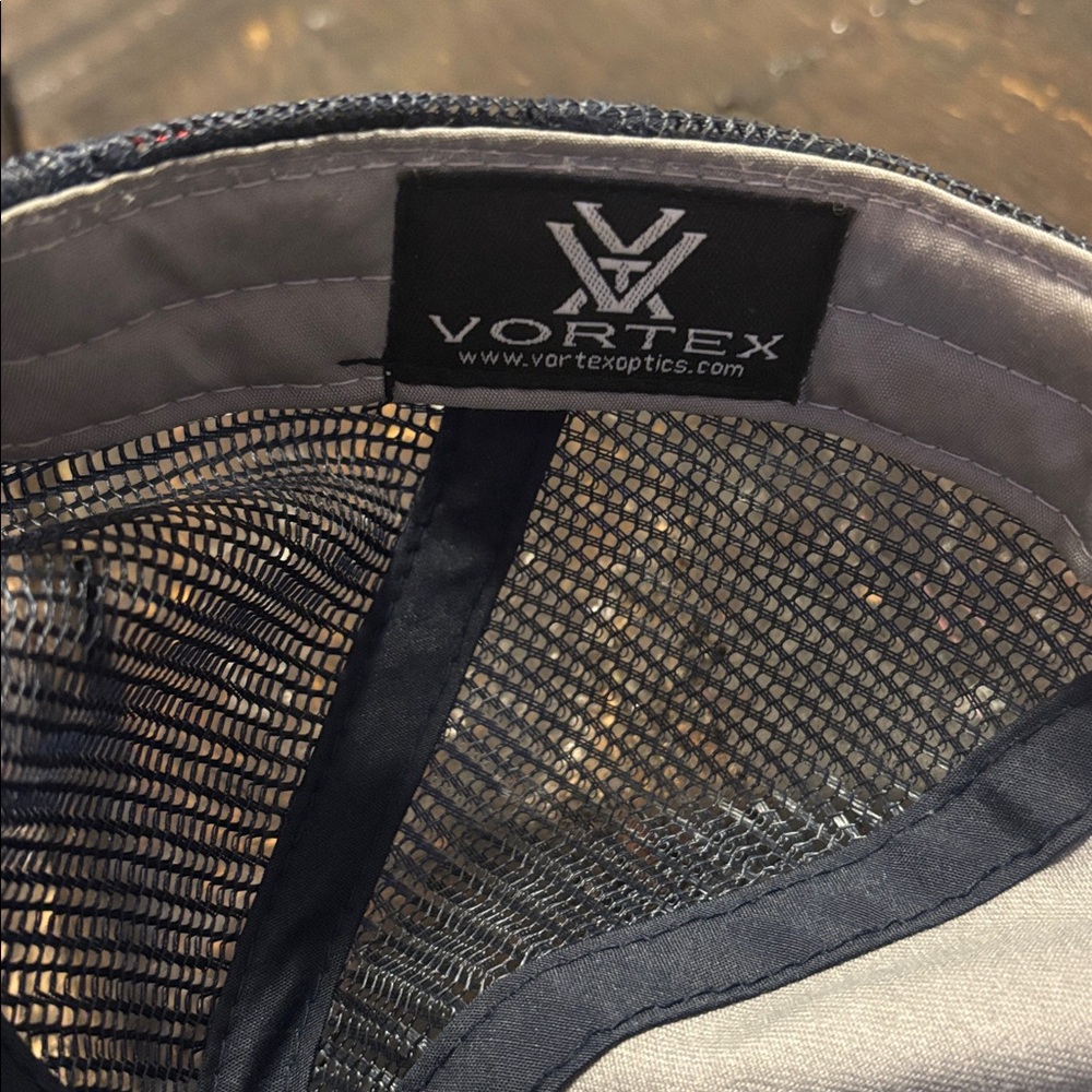 Vortex hat - Picture 3 of 3